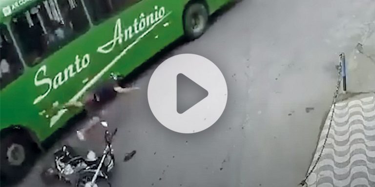 [Vidéo choc] Son casque moto lui sauve la vie