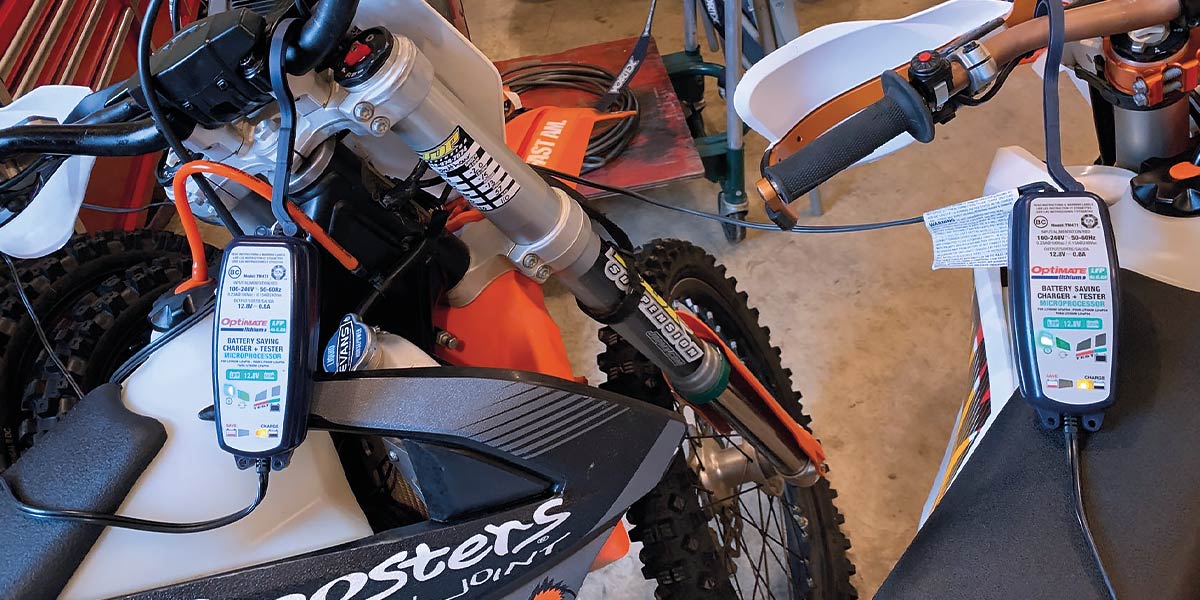 Le chargeur de batterie moto est l'outil indispensable pour l'hivernage d'un deux-roues