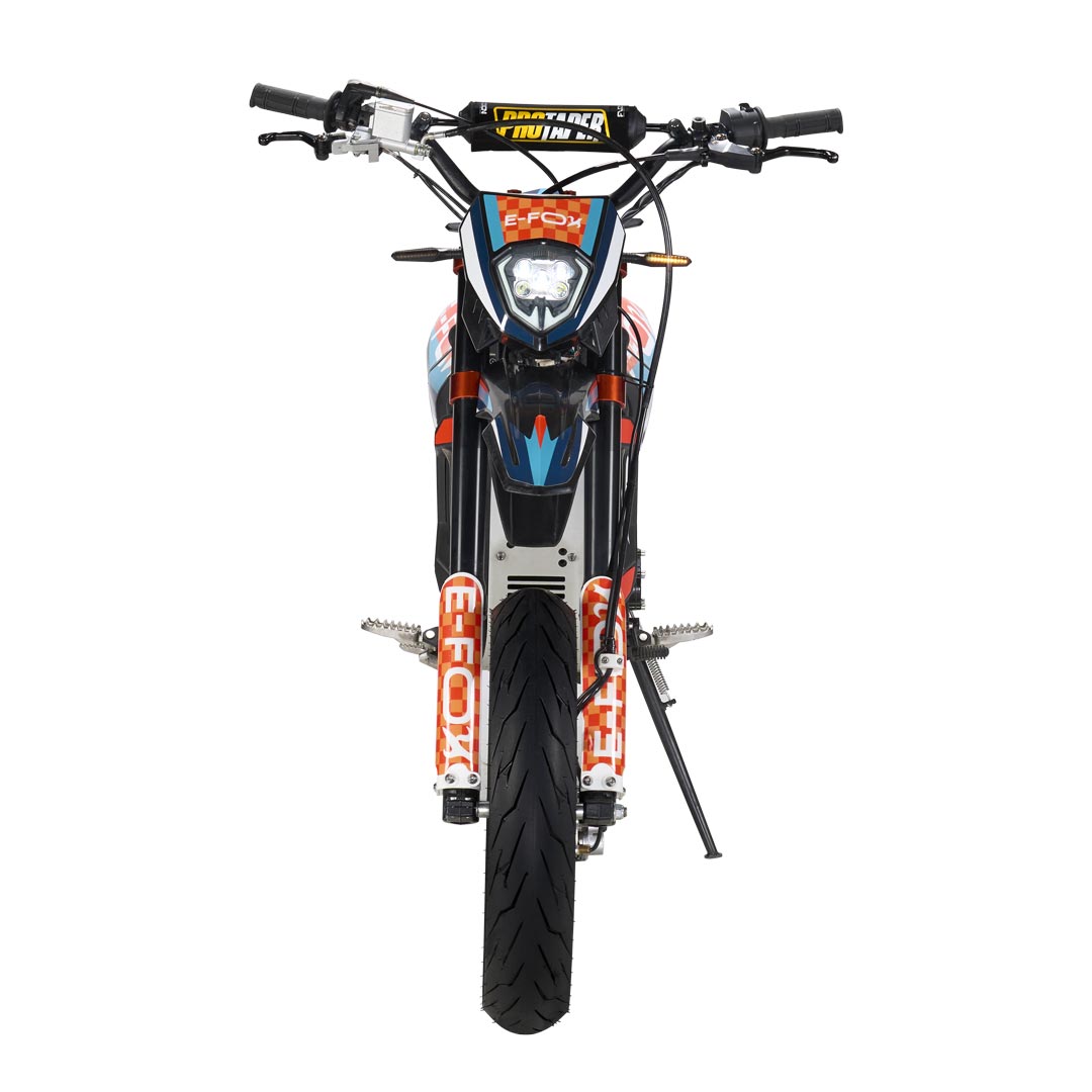 Découvrez la motocross Pink E-Fox dans votre magasin Cardy à Coignières