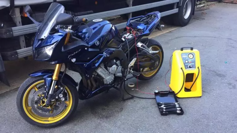 Retrouvez du punch avec le nettoyage injection Bardahl en atelier Cardy