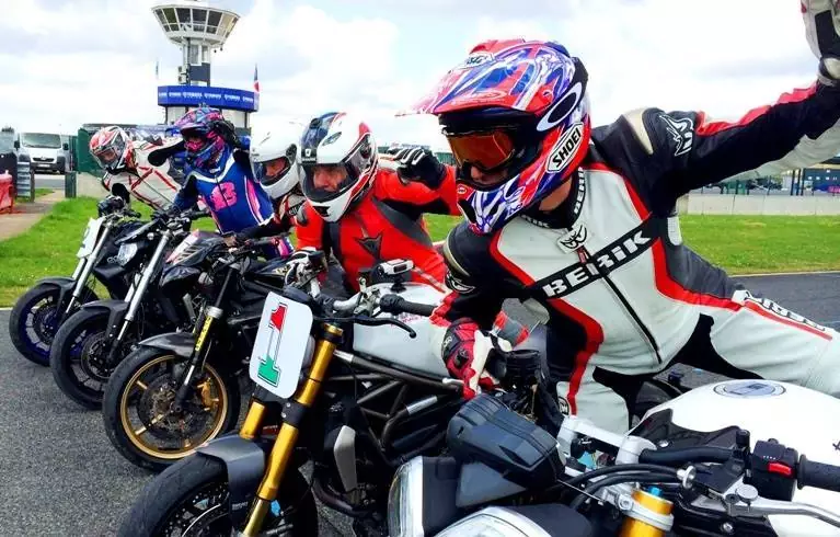 Fin de la Grande Fête Nationale de la Moto à Carole