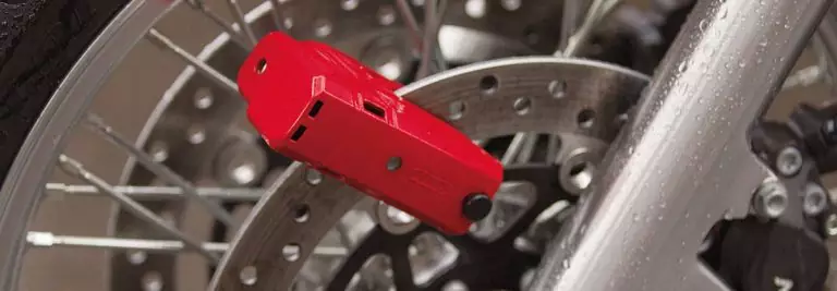 LE FLÉAU DES VOLS DE DEUX-ROUES PERSISTE. LES ANTIVOLS MOTO SONT-ILS ÉFFICACES ?