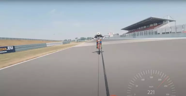 Record de vitesse : 221 km/h à vélo