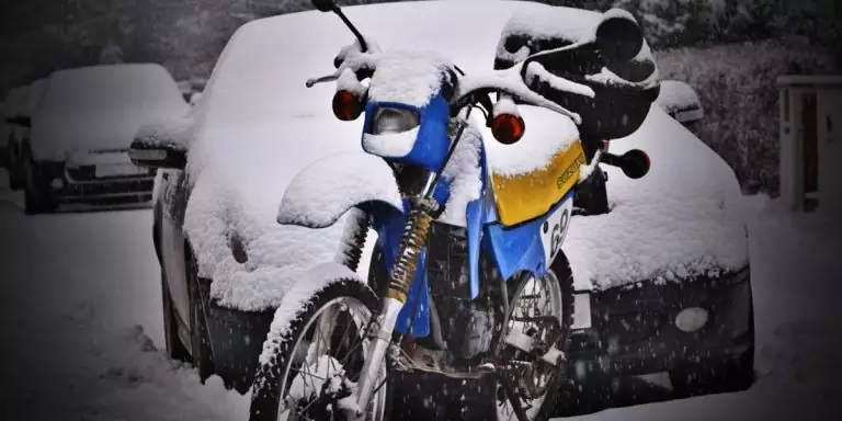 Hivernage moto : un point à ne pas négliger
