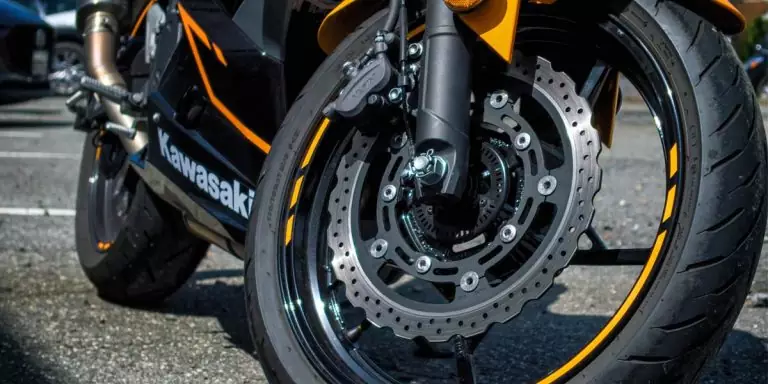 Rodage pneu moto : ce qu'il faut savoir
