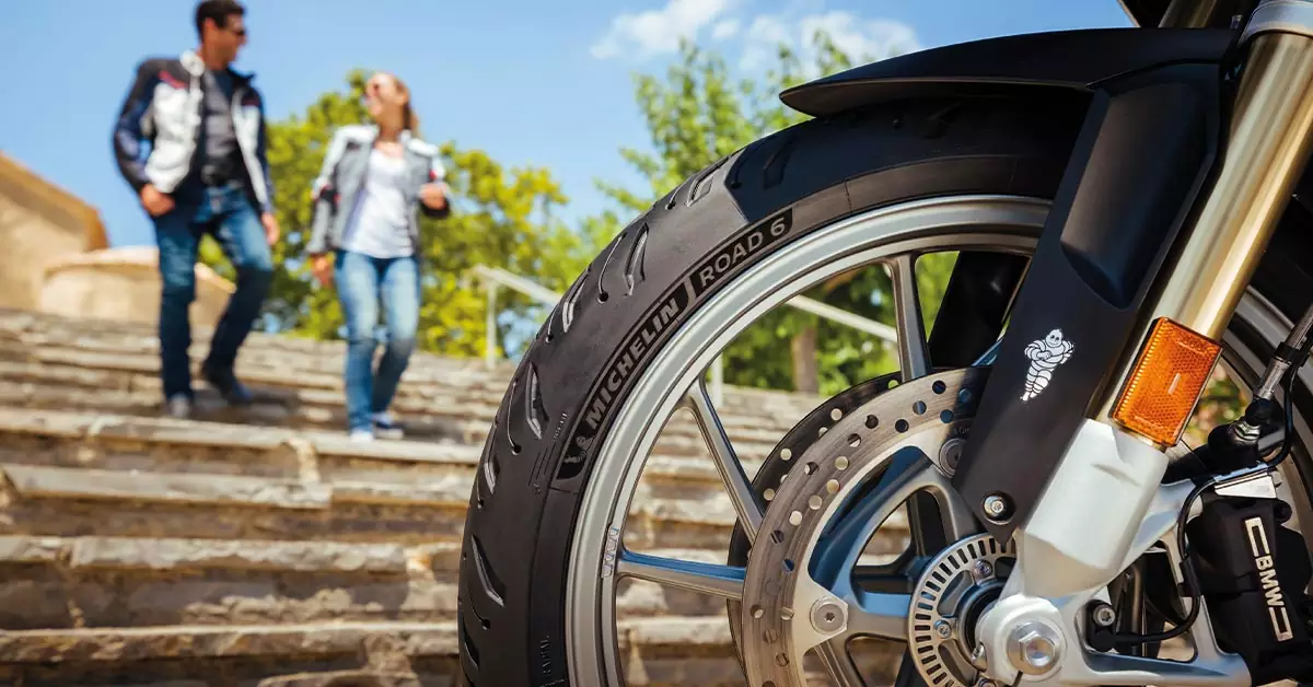Michelin Road 6 : le nouveau pneu route Michelin bientôt disponible