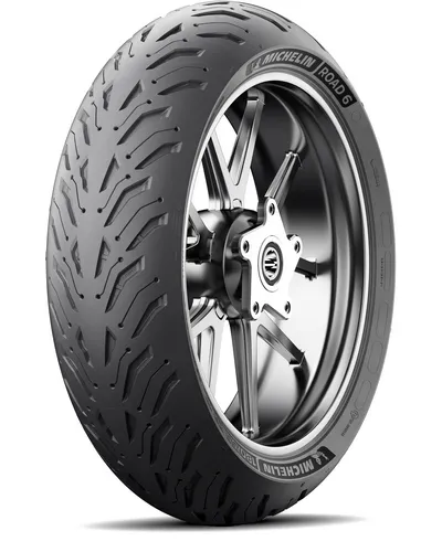 Quels pneus moto choisir ? Découvrez les pneus Michelin Road 6